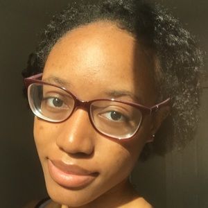 Meet your Posher, Abigail